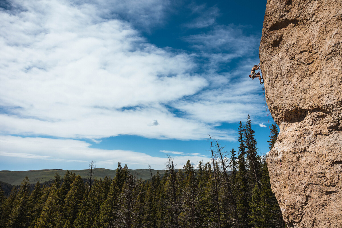 WyomingのTen Sleep Canyonでのクライミング