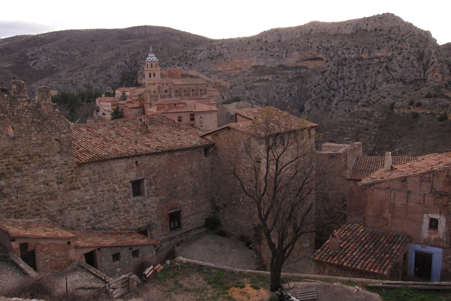 Albarracínの旧市街を望む風景