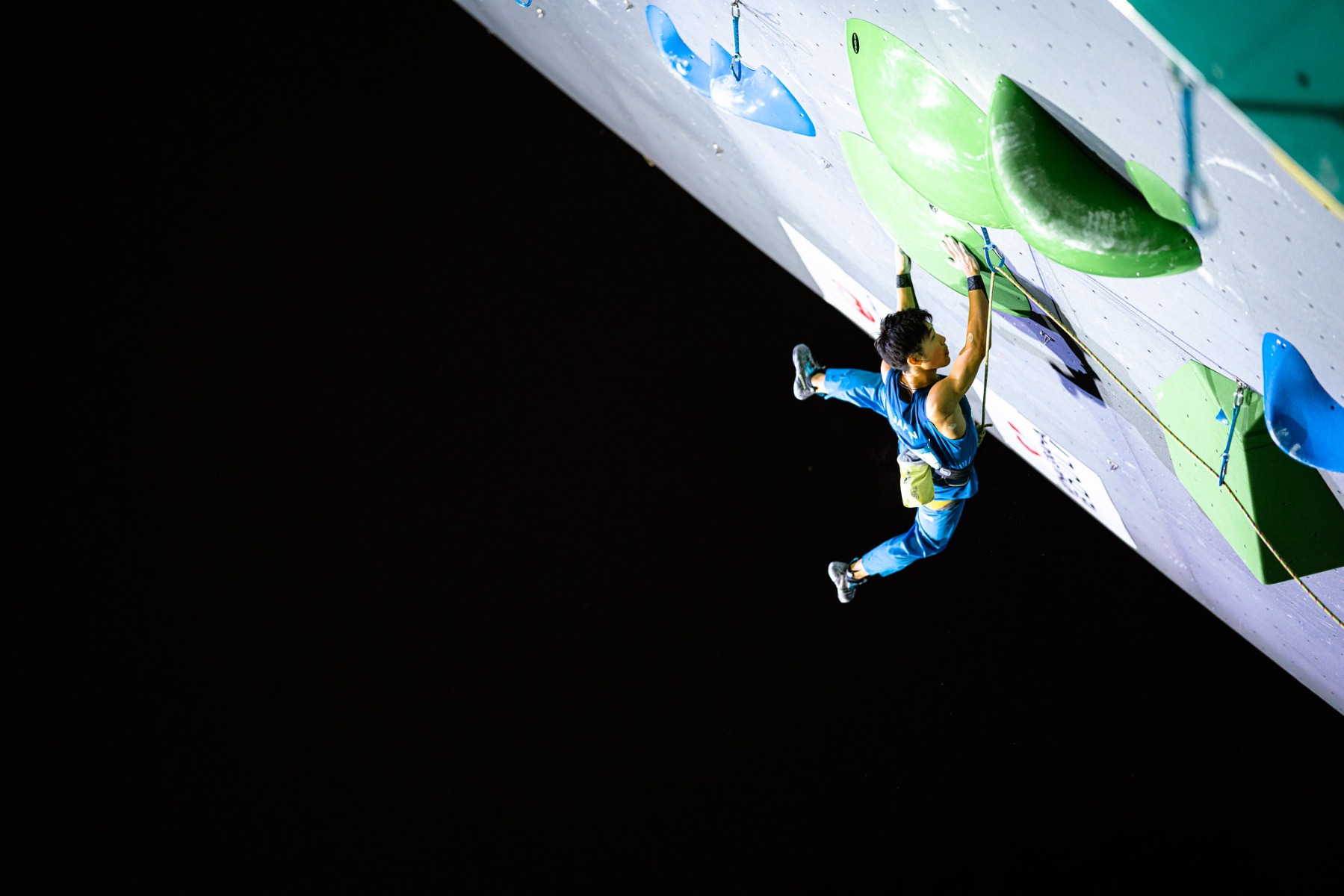 What muscles does climbing work?