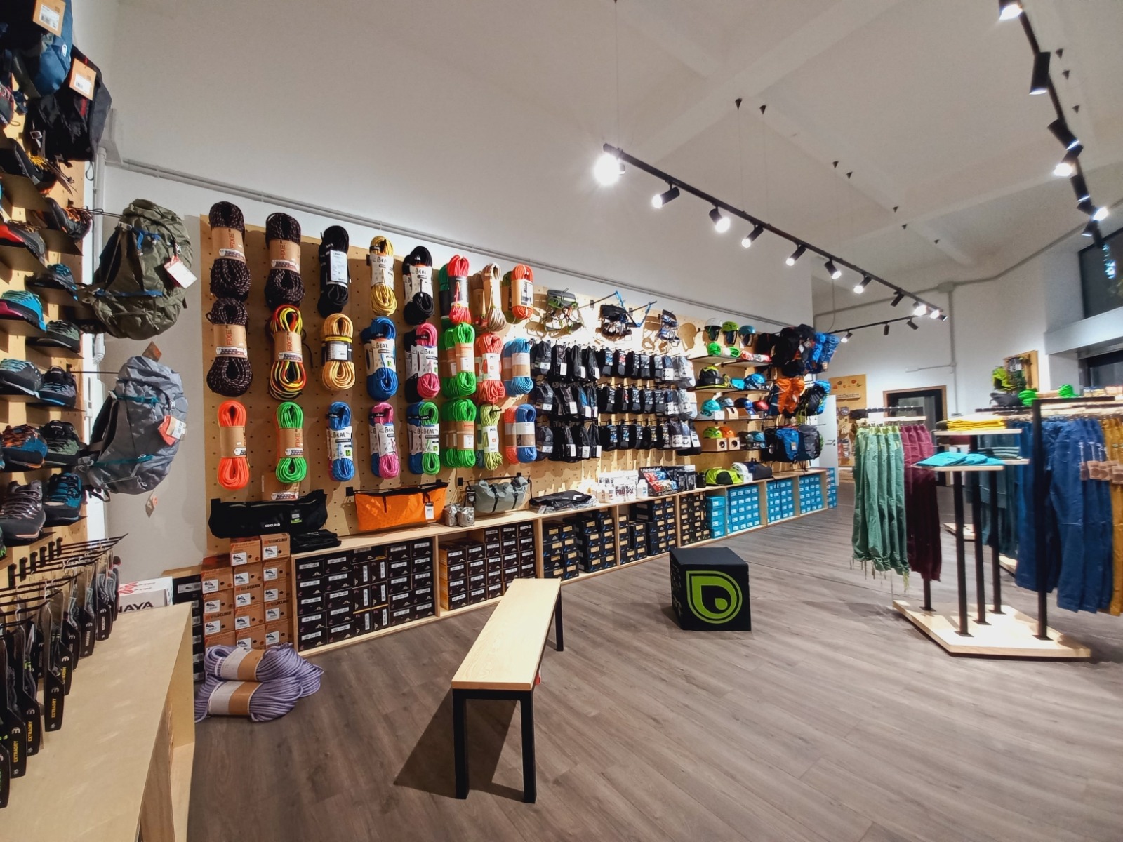 トリノでのトレーニングの際は、Oliunìd Shop にもお立ち寄りください。