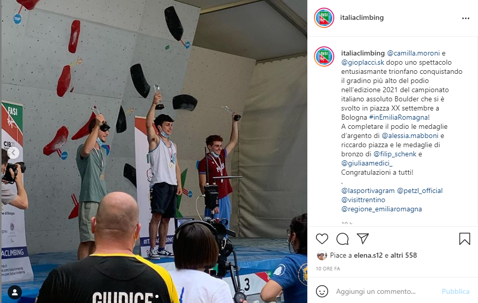 Bolognaでの2021年イタリア・ボルダー選手権の男子表彰台を紹介するFASI italiaclimbingの投稿のスクリーンショット。