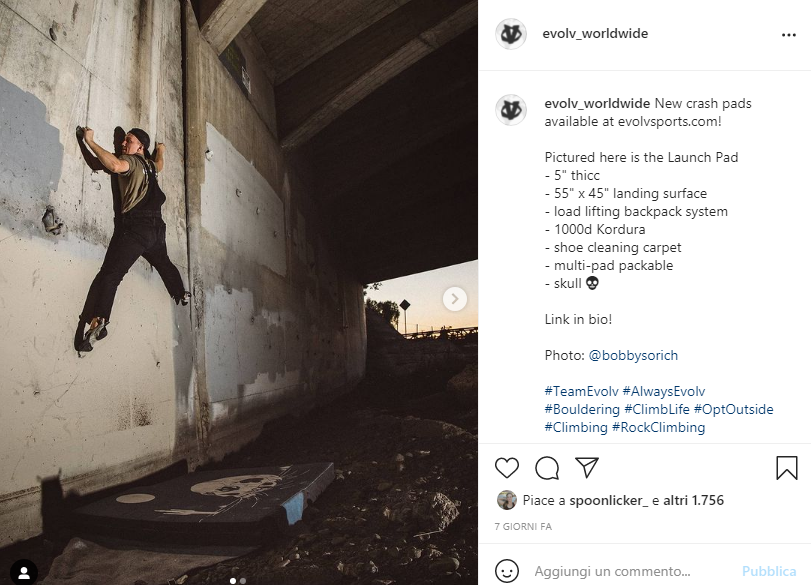 Launch Padを紹介するEvolvの英語投稿のスクリーンショット。Instagramの画面表示はイタリア語で、クラッシュパッドの上には登っている人が写っている