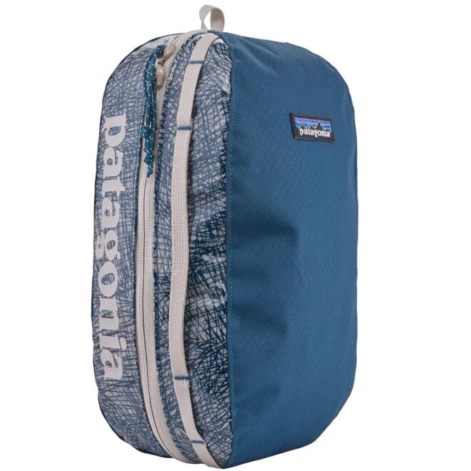Patagonia Black Hole Cube Medium ビューティケース