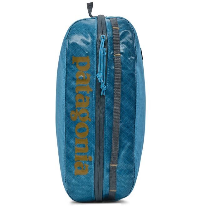 Patagonia Black Hole Cube Medium ビューティケース