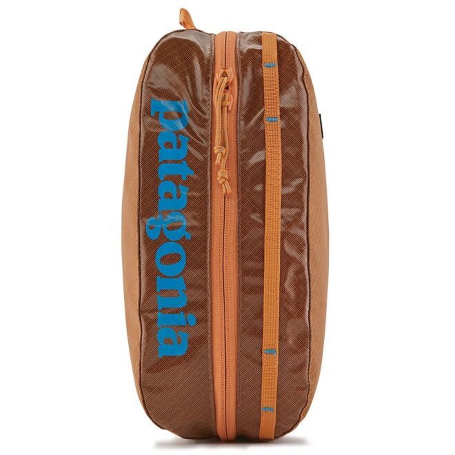Patagonia Black Hole Cube Medium ビューティケース