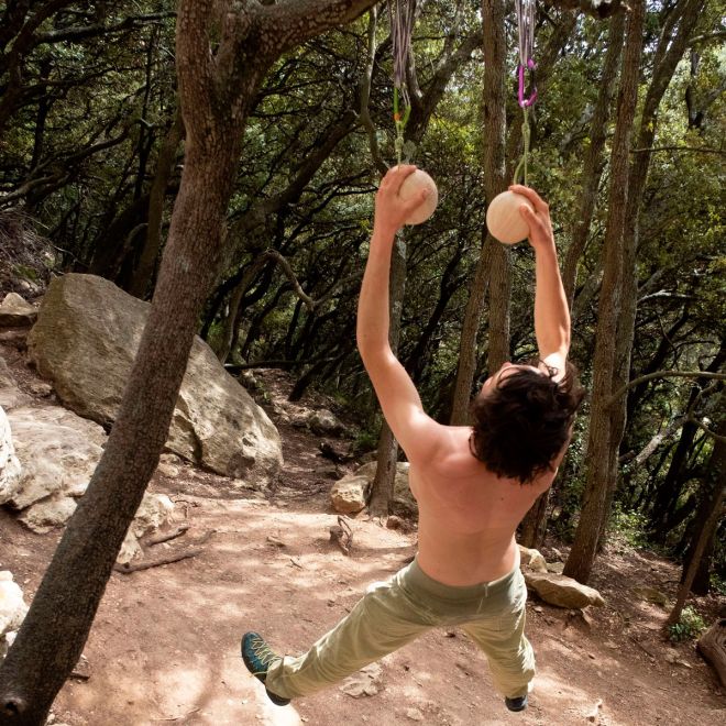 YY Vertical Climbing Balls クライミングトレーニング用ボールのペア