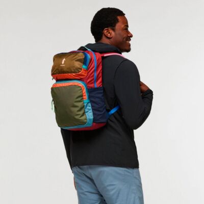 Cotopaxi Tasra 16 自由時間用バックパック PCポート付き