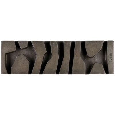 FujFuj Classic Dark Concrete - ロッカー壁キー ホルダー クライミングナット付き