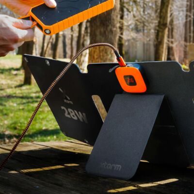 Xtorm SolarBooster 28W ポータブルソーラーパネル