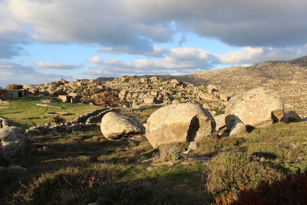 arrampicata boulder kakia skala tinos grecia arrampicata boulder kakia skala tinos grecia