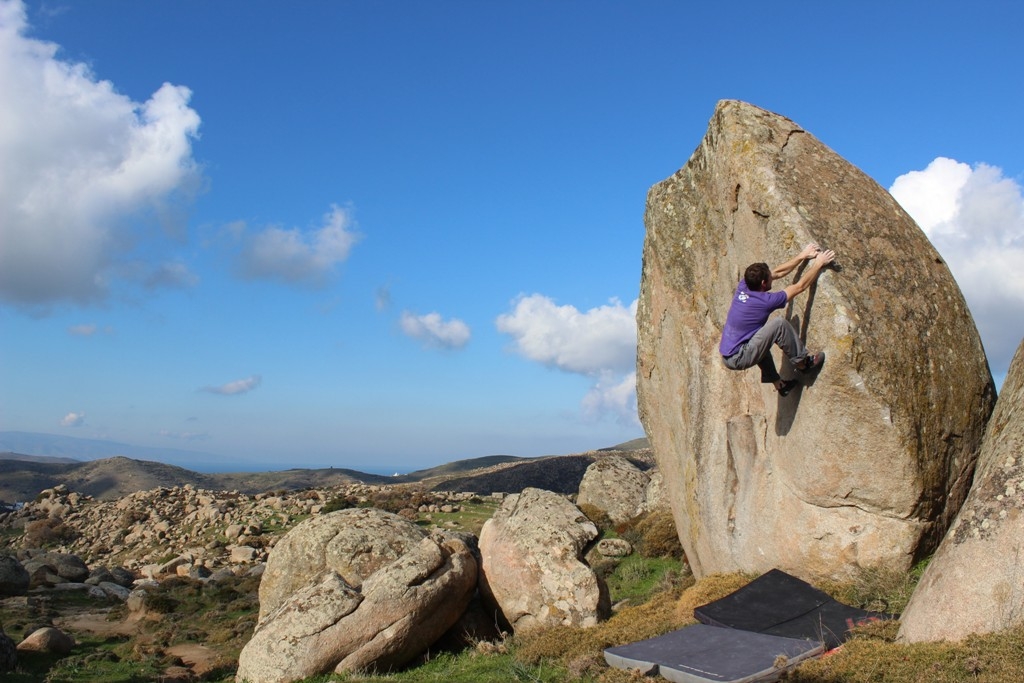Arrampicata boulder Kakia Skala Arrampicata boulder Kakia Skala