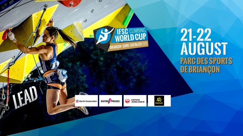 2020年8月21–22日のBriançonワールドカップの青いIFSCポスター。人工壁を登る人が写っている
